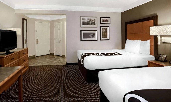 Tucson House | A Vacation to Remember! Great Room for Groups