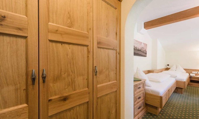 Soell House | A Vierbettzimmer mit Dusche, WC - Gasthof Oberstegen
