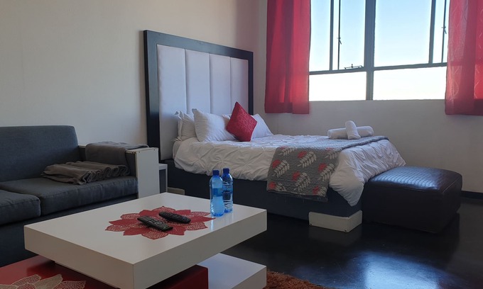 Downtown Johannesburg Apartment | A visit to Joburg! Stay in Maboneng! Downtown Johannesburg