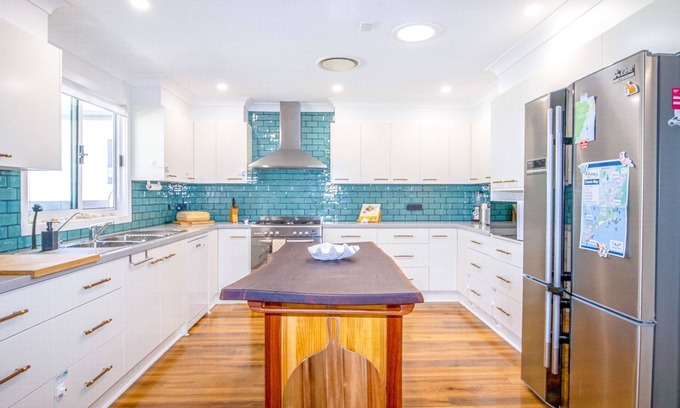 Berrara House | A Wave from it All- Escape to Paradise