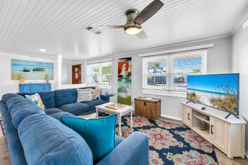 Riviera Beach House | A Wave We Go