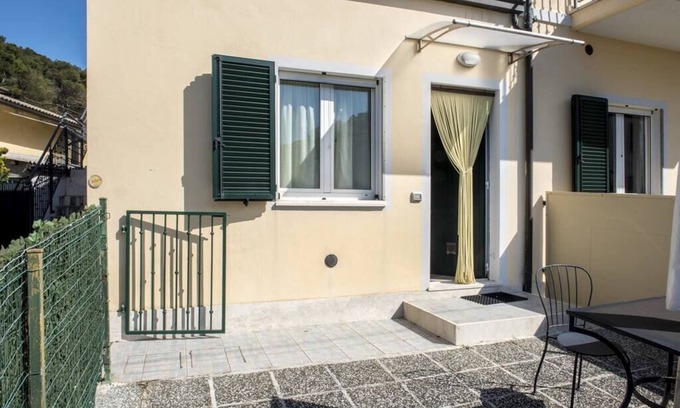 Poggio Apartment | A07 - Poggio, delightful two-room apartment with porch