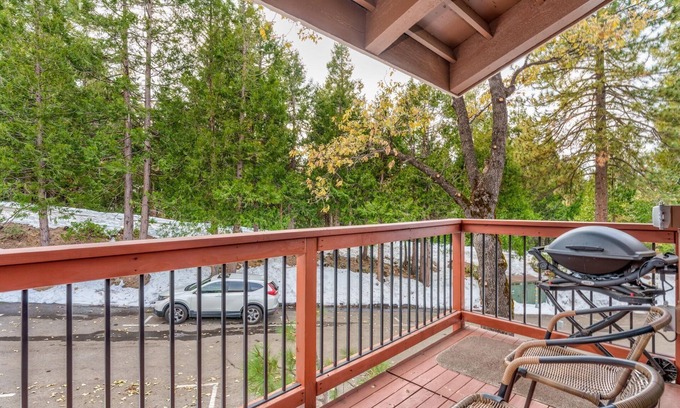 Yosemite West Condo | (A206) Loft Condominiums