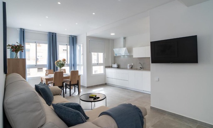 Bailen-Miraflores Apartment | AAC Málaga - Apartamento con terraza, muy amplio, totalmente equipado, cerca del centro y nuevo!