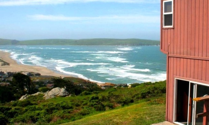 Dillon Beach House | AbaloneAlcove:FUN Beach Home Classic-Vibe -HugeViews/HotTub/WiFi/Pup/Pool Tbl