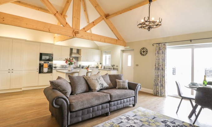 Ruswarp Cottage | ABBEY VIEW COTTAGE AT BROADINGS FARM, pet friendly in Whitby