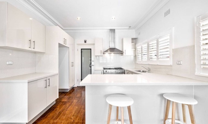 Abbotsford House | Abbotsford · Renovated family home close to the water's edge