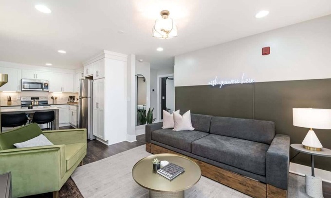 Salemtown Apartment | Abode | Germantown | 5 Beds | Great For Groups!