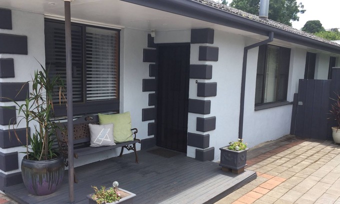 Daylesford House | Abode33 Home away from home wifi & pet friendly 33 Stanbridge street Daylesford