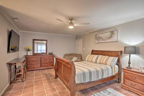 North Dallas Apartment | about 10 Mi to Downtown Quiet Dallas Studio