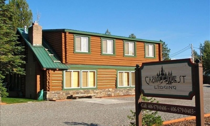 West Yellowstone Cabin | Absaroka Cabin, Sleeps up to 14, 5 Blocks from Yellowstone's West Entrance.