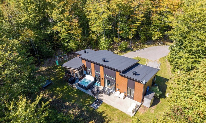 Chertsey Ski Chalet | Absolute comfort with Spa - Chalet le Petit Castor