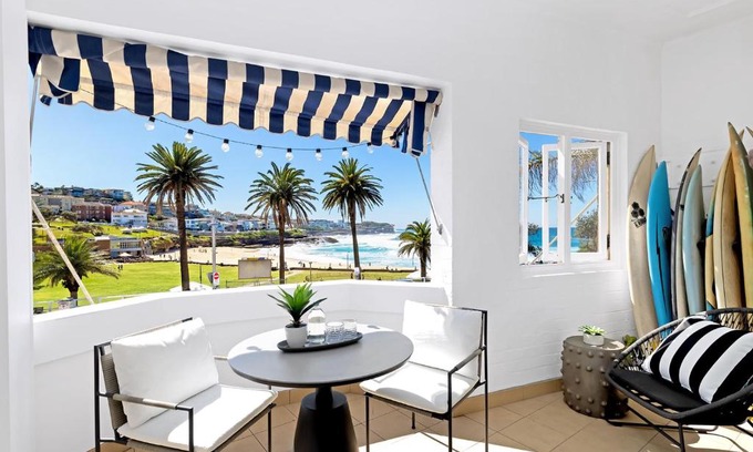 Bronte Apartment | Absolute Seafront Bronte