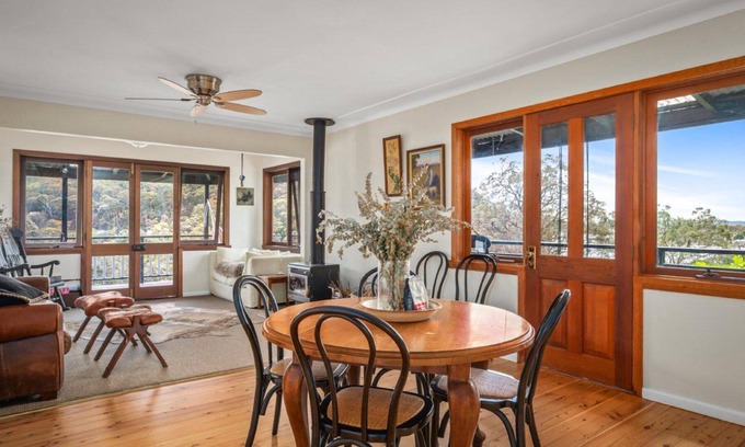 Horsfield Bay House | Absolute Waterfront Escape Pets, Fishing, Kayaks, Wifi