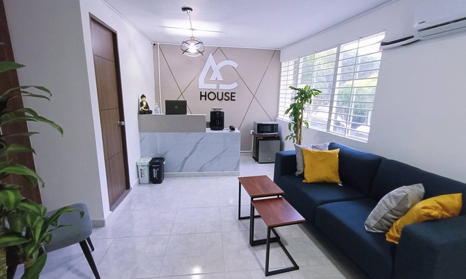 Laureles - Estadio Bed & Breakfast | AC - House Laureles - Self Checking