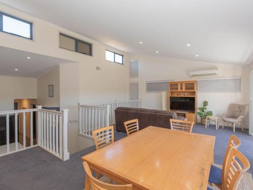 Jindabyne House | Acacia 4 2 Kirwan Close