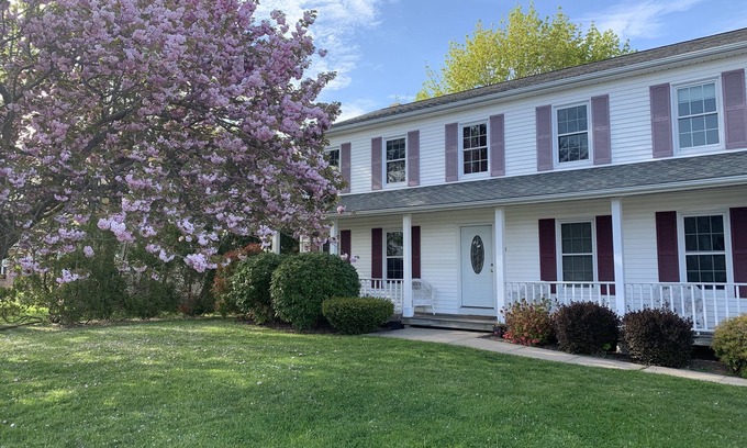Eastward Look House | Academic Rental Sept-May