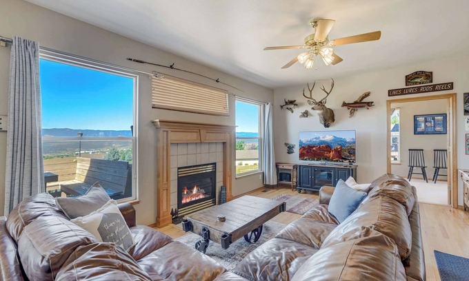Colorado Springs House | Academy Basecamp |Fireplace/Games/BBQ | MTN View