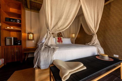 Bocachica Hotel | ACASI Rustic Beach