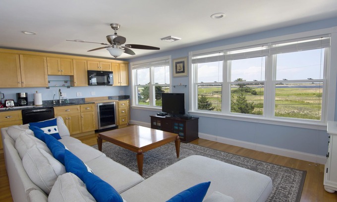Newburyport House | Accepting 2025 Bookings - Modern Expansive Beach Front Ocean View