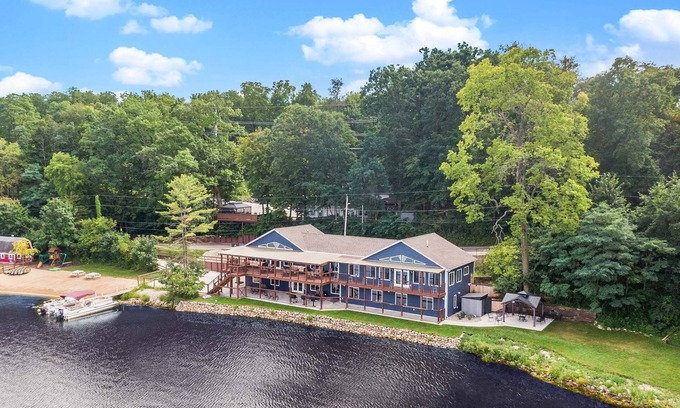 Cassopolis House | Accessible Blue Spruce Lodge: 340 ft of Lake Frontage, 80-ft wide Sandy Beach!