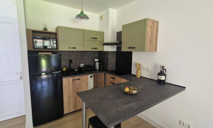 Poggio-Mezzana Apartment | Accommodation in residence with swimming pool, beach 30m away