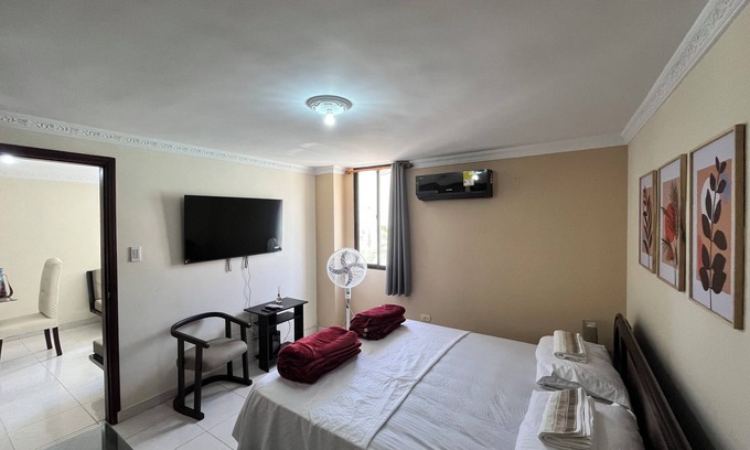 El Rodadero Apartment | Acogedor apartamento en El Rodadero, Santa Marta. TV, WiFi, AC. Frente al mar.