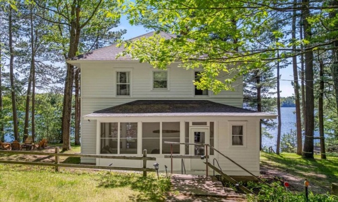 Lake Tomahawk House | Acorn Hill Holiday Home