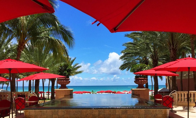 Sunny Isles Beach Hotel | Acqualina Resort & Residences On The Beach