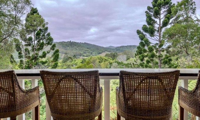 Currumbin Valley House | Acreage near Currumbin Beach