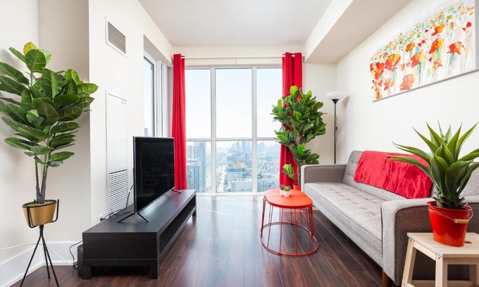 Toronto Entertainment District Apartment | Across From The CN Tower, Metro Toronto Convention Centre and Rogers Centre In Downtown Toronto Core