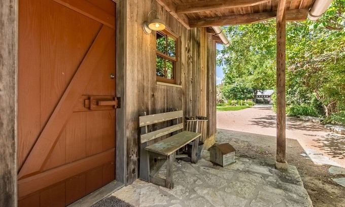 Fredericksburg House | Ada's Peach Street Hideaway - Close to Downtown - Couples Getaway