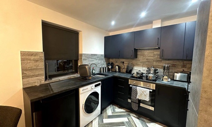 Peterborough Apartment | Adam Court Studios and Apartments