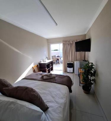 Colchester House | Addo River Den
