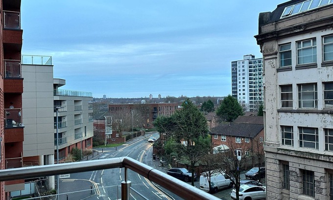 Salford Apartment | Adelphi Wharf Apartments by Beehosting