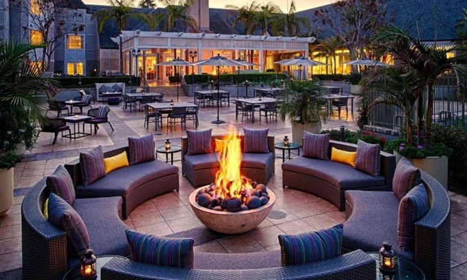 Del Mar Heights House | Adjacent to Del Mar racetrack, near the beach