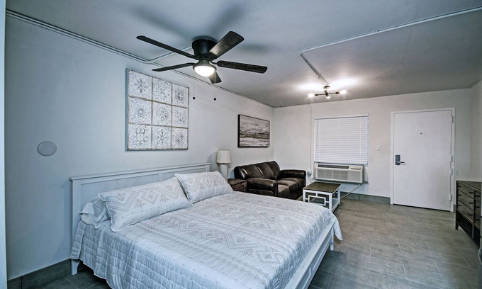 Greater Belhaven Apartment | Admiral Benbow #240