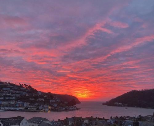 Dartmouth House | Admiral's Quarters - Stunning river and sea views