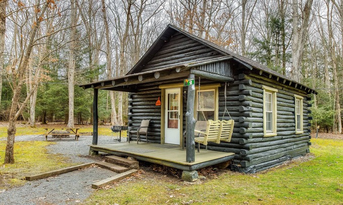 Oakland Cabin | Adorable adventure cabin in the woods with full kitchen, firepit, & porch