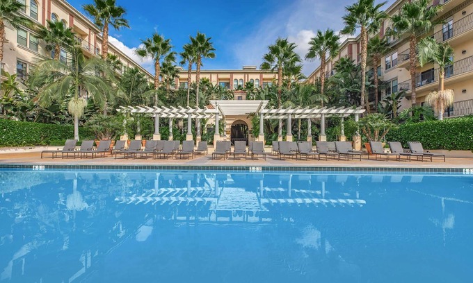 Beverly Hills Apartment | Adorable and Bright 2BD 2BR Unit
