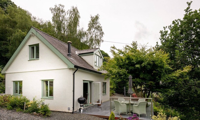 Arthog Cottage | Adorable Cottage with Stunning Views Over The Mawddach Estuary | Erw-fair