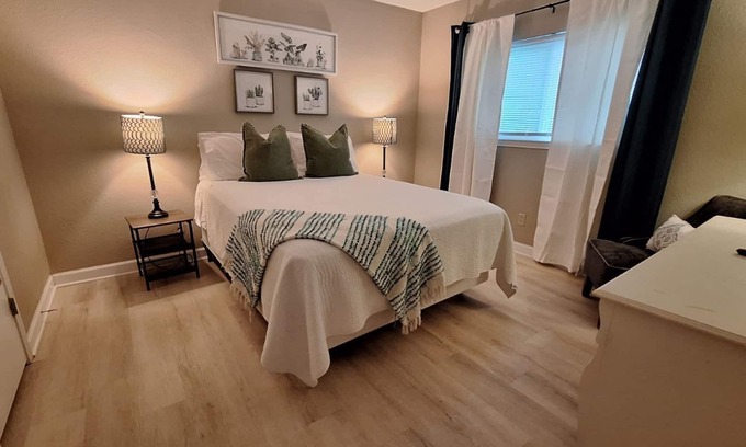 Denton Apartment | Adorable Getaway near TWU 👍🏼