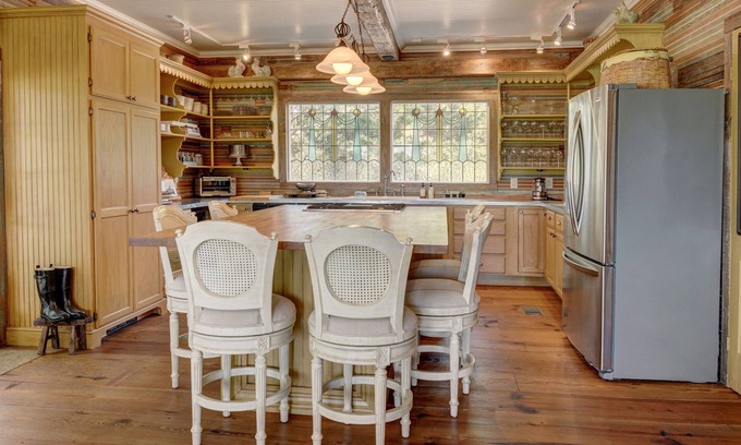 Round Top House | Adorable house - minutes to Round Top and Warrenton