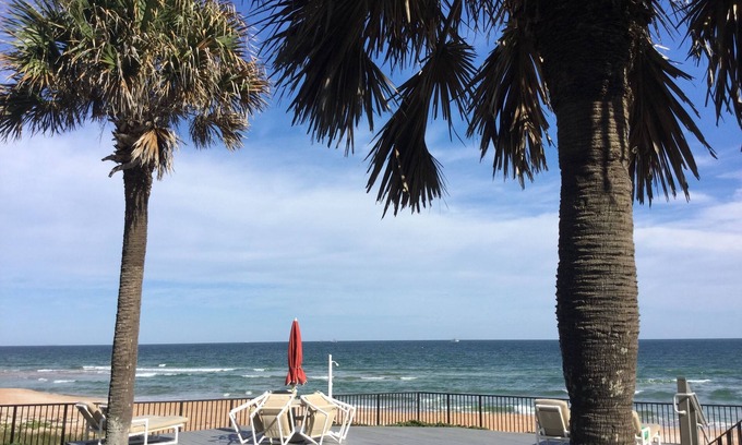 Ormond-by-the-Sea Condo | Adorable oceanfront condo for rent for 1 month minimum