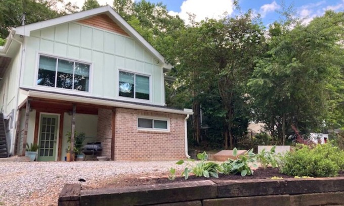 Atlanta House | Adorable one bedroom studio close to downtown Atlanta.