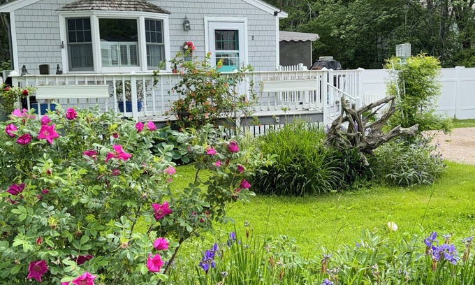 Kennebunkport House | Adorable OPEN Concept Beach Cottage at Goose Rocks Beach