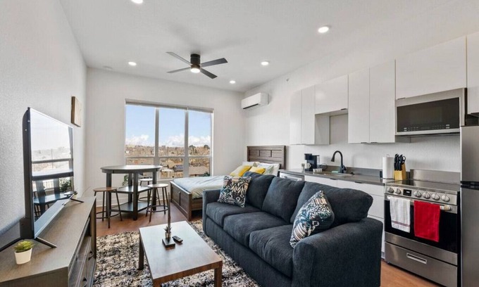 West Colfax Apartment | Adorable Sloans Lake Studio