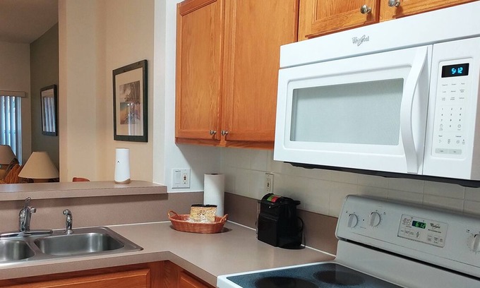 Lake Berkley House | Adorable Townhouse at Magic Resort no fees-1064