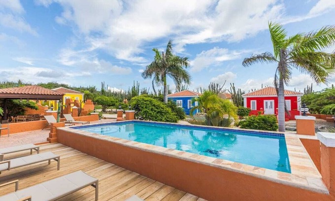 Mon Pos House | Adults-Only Casita w/King Bed, Pool, BBQ & Nature Views Near Aruba Nat’l Park!