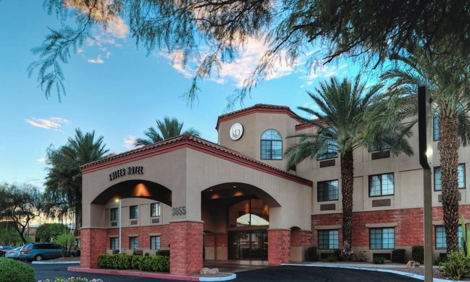 Palo Verde House | Adventure Awaits! 2 Spacious Units Near The Art Institute of Tucson, Pool